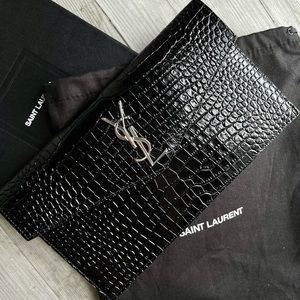 New! SAINT LAURENT YSL Medium Uptown Pouch Nero!